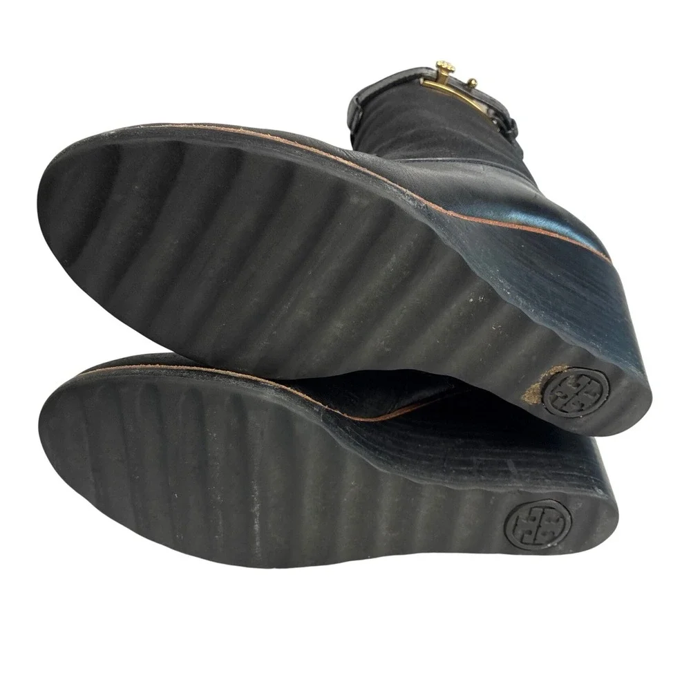 Tory Burch Black Leather‎ Wedge Ankle Boots Gold Logo Buckle Shearling Lined 8.5